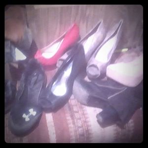 Shoes size 8 in donney n burke red purse